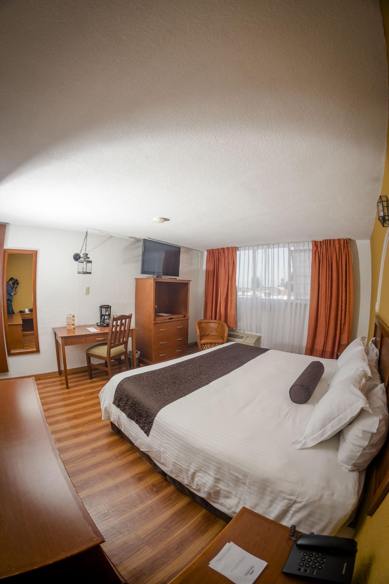 Howard Johnson By Wyndham Morelia Calle Real Exterior foto